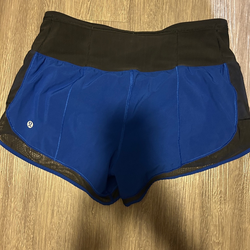 Lululemon Shorts, 2.5” w zipper. Size 4